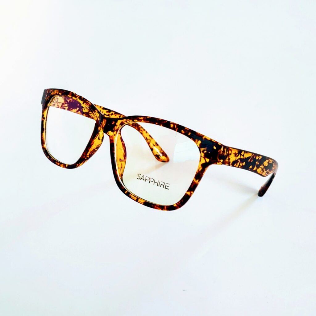 Sapphire | Sheet frame | Causal and daily use |
